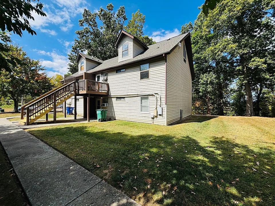 1184TH - 661 Village Lane - DM