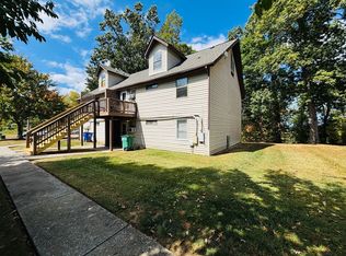 661 Village Ln, Christiansburg, VA 24073