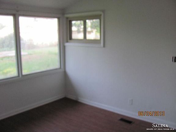 4th image of 1415 Brittany St