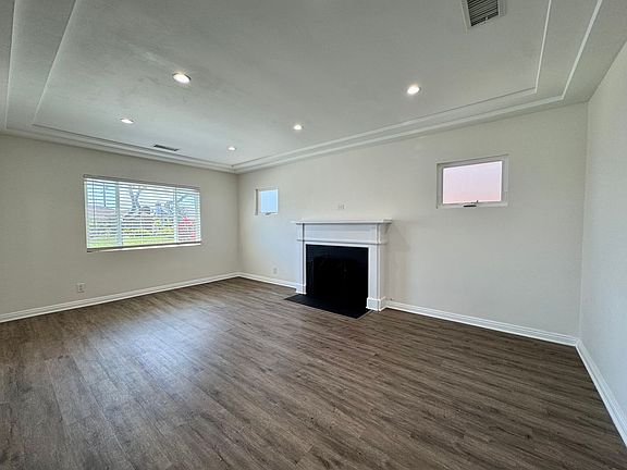 5th image of 3117 W 82nd St