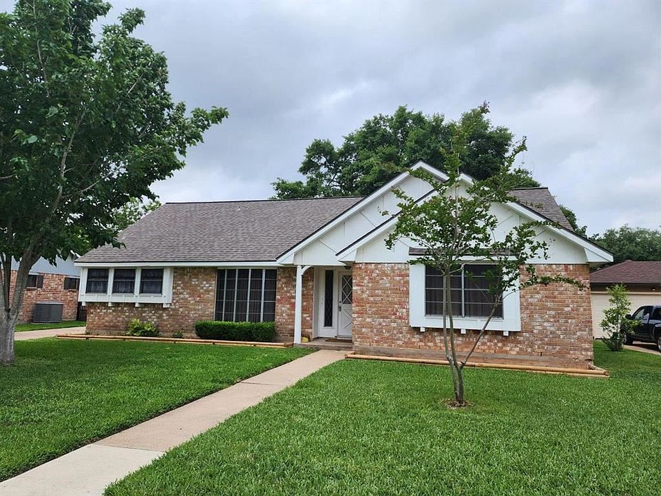 1st image of 13546 Brook Hollow Dr