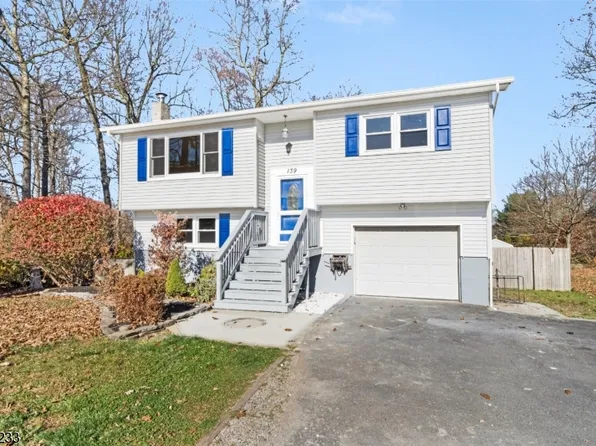 139 Barry Dr North, Vernon Twp., NJ 07422