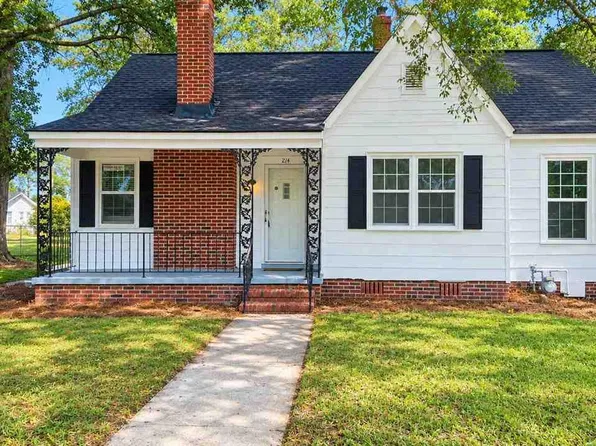 214 Stewart St, Dillon, SC 29536