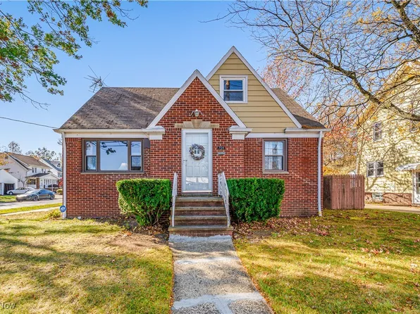 704 Babbitt Rd, Euclid, OH 44123