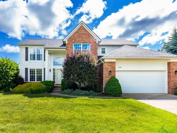 2278 Boulder Ridge Blvd, Ann Arbor, MI 48103