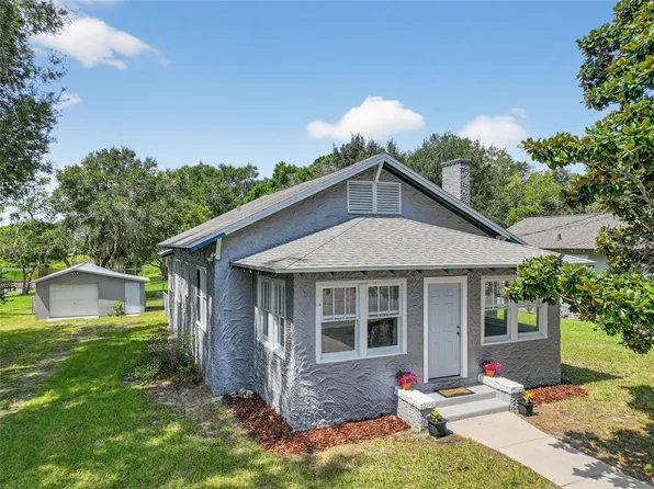 74 Lakeside Ave, Umatilla, FL 32784