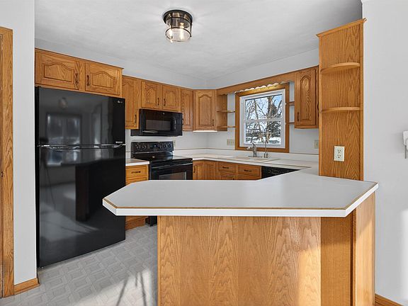 5th image of 202 Byrnbrae St