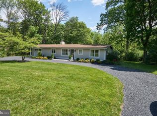 372 S Sugan Rd, New Hope, PA 18938