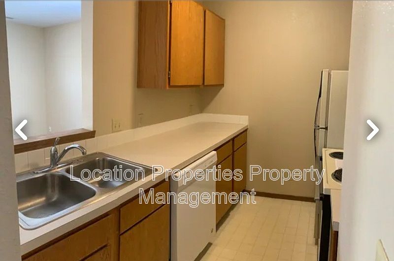 2nd image of 950 Monterey Way Building E1