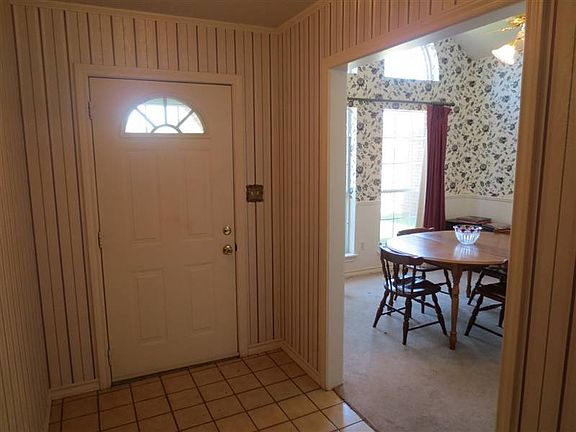3rd image of 1902 Woodway Dr