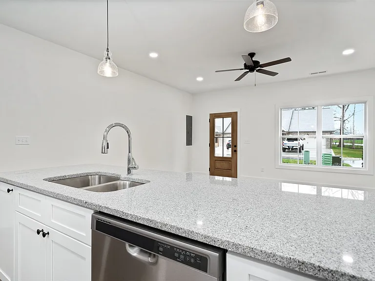 212 Baylor Ct — Photo 3