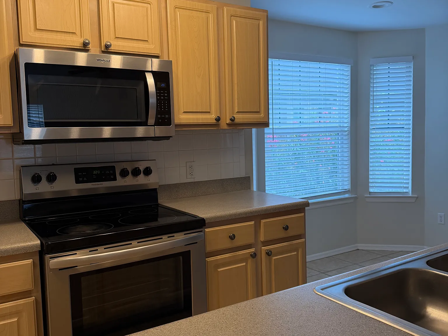 2 bed, 1368 sqft, $1,695 — Photo 3