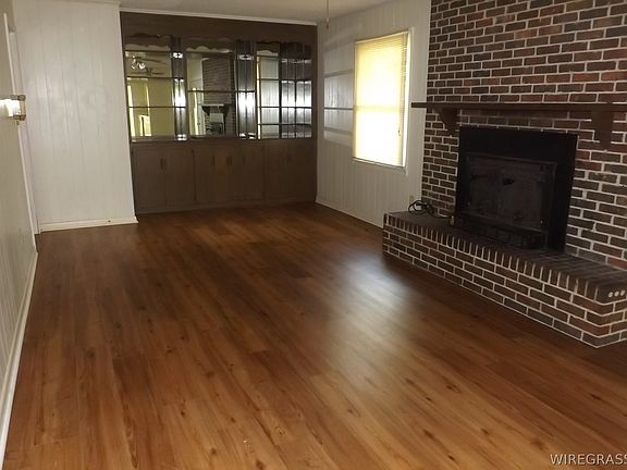 4th image of 1113 Oak Ave