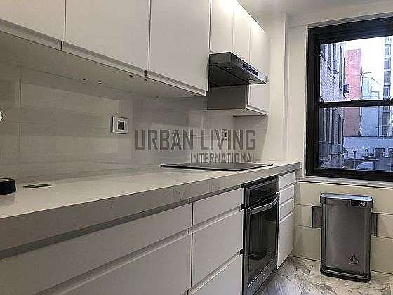 4th image of 135 E 54th St APT 3E