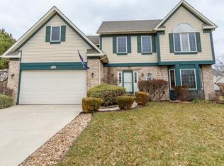 1201 Easton Dr, Carol Stream, IL