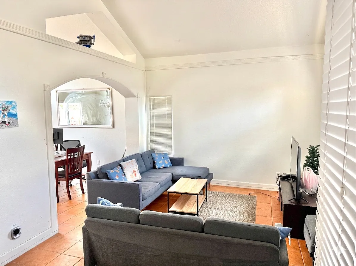 12900 Pan Am Blvd — Photo 4