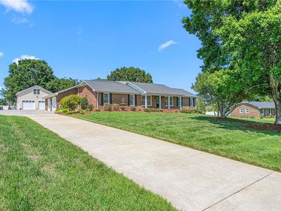 1971 Delaine Dr, Burlington, NC, 27215