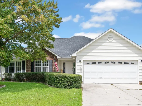 202 Weeping Hollow Ct, Jacksonville, NC 28546