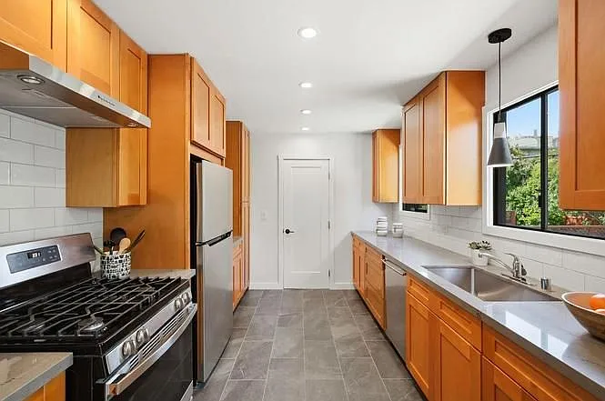 780 Acacia Ave — Photo 6