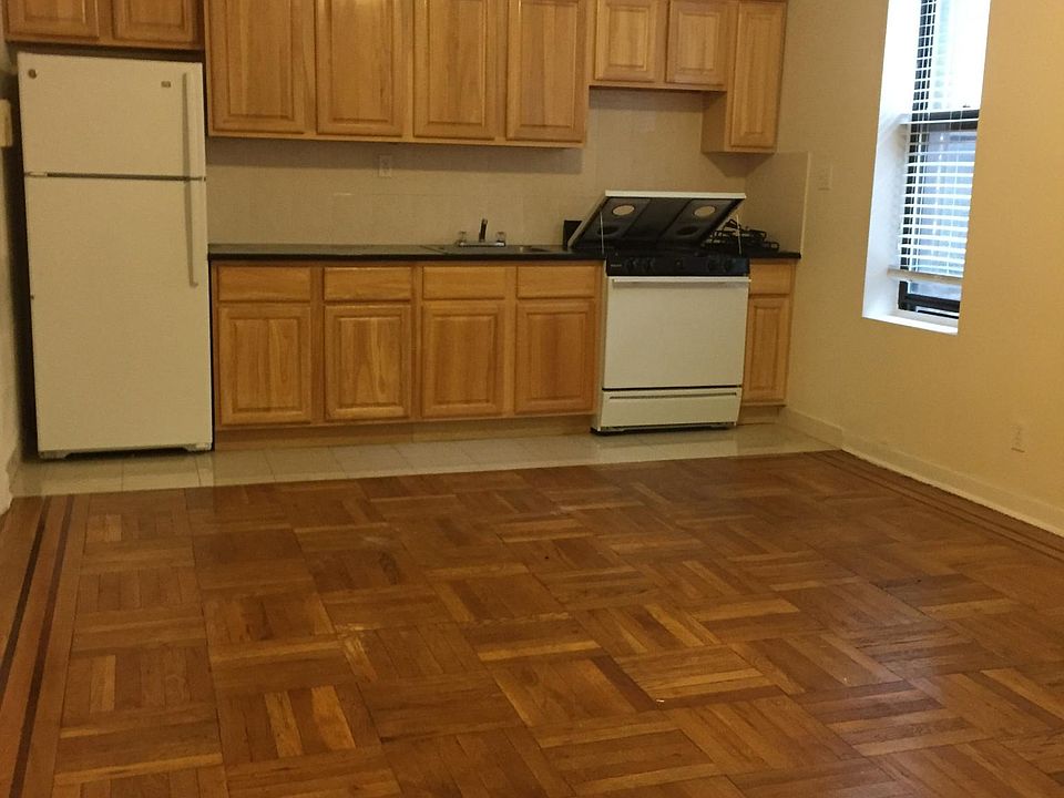 1st image of 3602 168th St #3