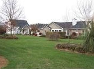 5139 Olde School Dr, Hickory, NC 28602