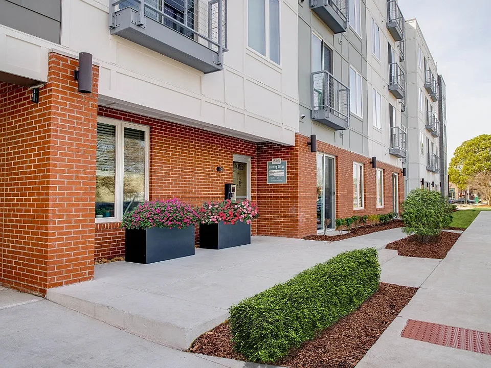 The Point on 38th Apartments