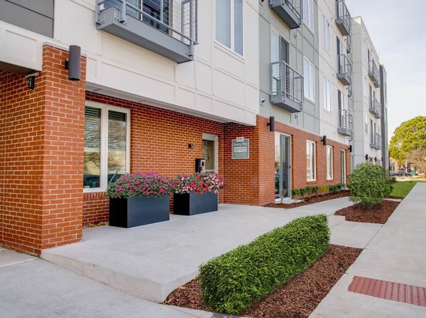 1055 W 38th St APT 428
