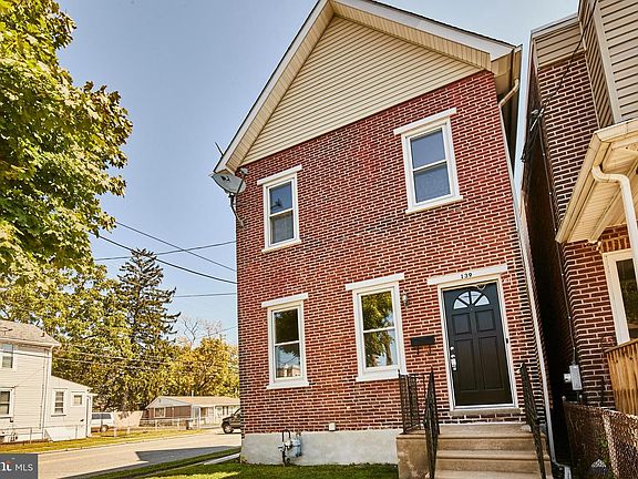 3rd image of 139 Bartram Ave