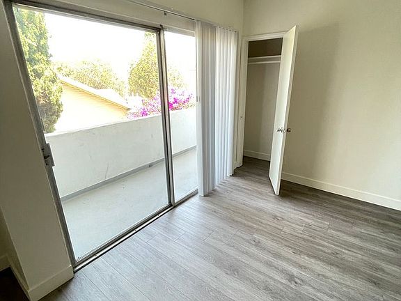 4th image of 1757 S Longwood Ave APT 4