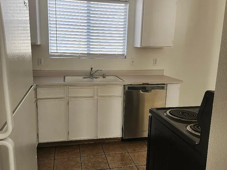 1670 N Lamont St #213 — Photo 1