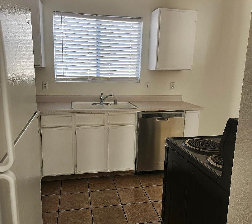 1st image of 1670 N Lamont St APT 213