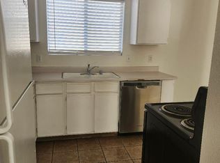 1670 N Lamont St #113, Las Vegas, NV 89115