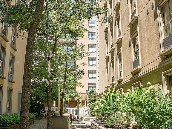 2nd image of 88 Charles St E #105