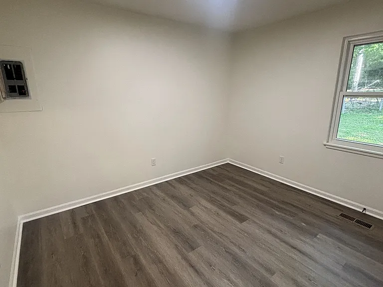 2535 Martin Cir — Photo 17