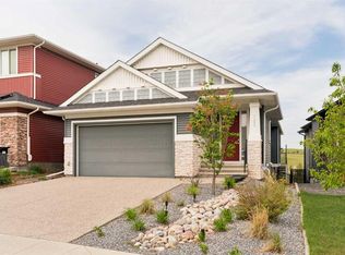 123 E Crestridge Hl SW, Calgary, AB T3B 6H1