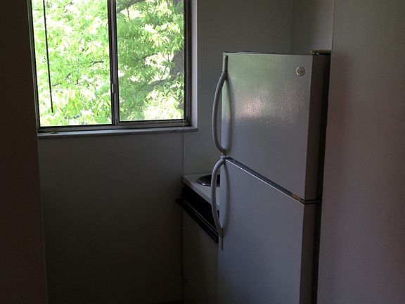 4th image of 2550 Hackberry St #4