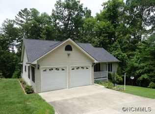 867 Case Cove Rd, Candler, NC 28715
