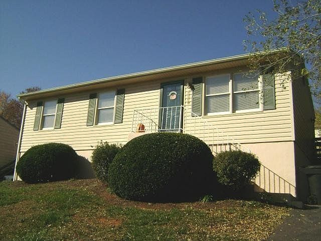 For Sale: 5359 Starkey RD, Roanoke, Virginia 24018