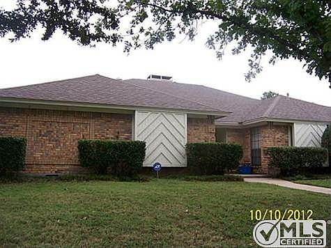 3rd image of 305 Dogwood Dr