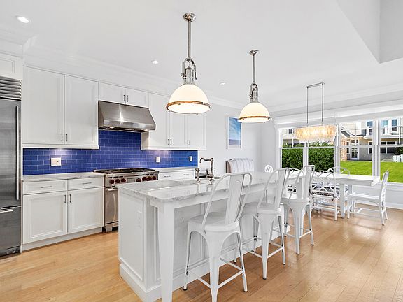4th image of 501 High Pond Ln