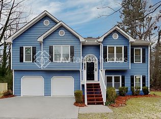 1185 Burning Bush Dr, Loganville, GA