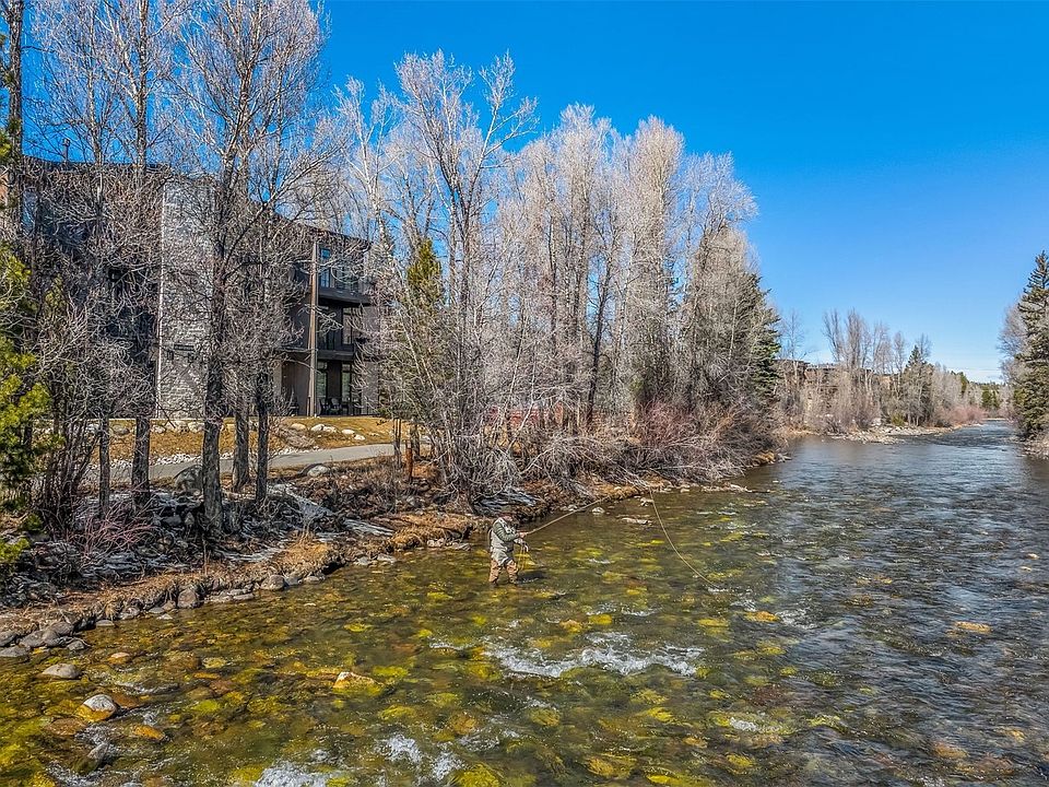 1st image of 930 BLUE RIVER Parkway UNIT 821