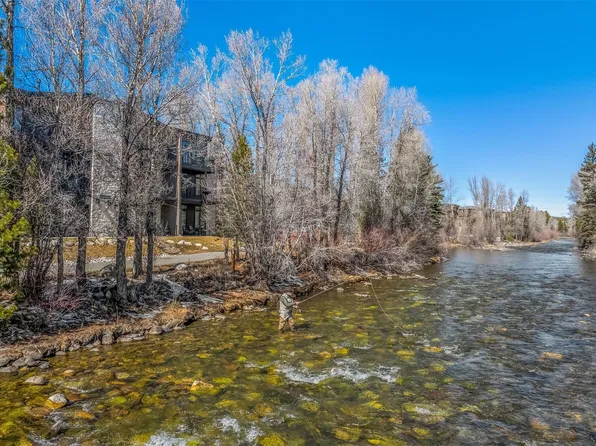 930 BLUE RIVER Parkway UNIT 821, Silverthorne, CO 80498