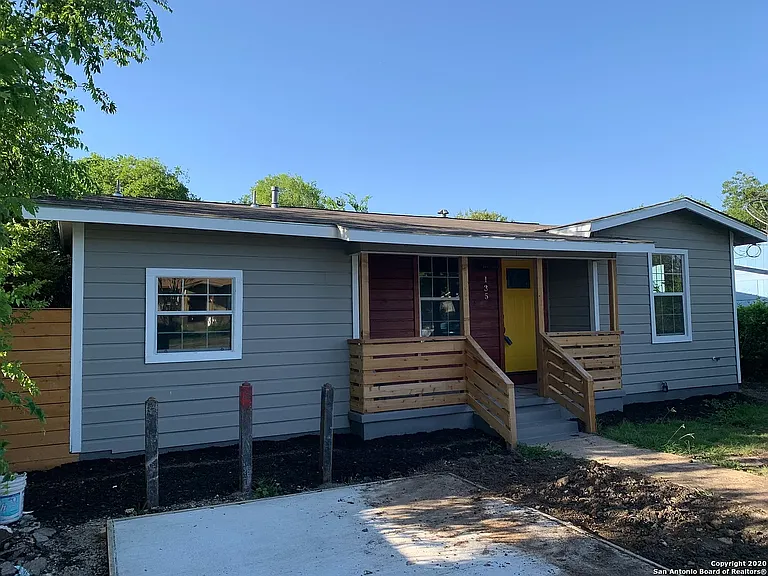 135 San Angelo — Photo 1