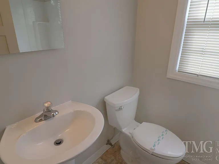 1905 Daniels St #1915 — Photo 15