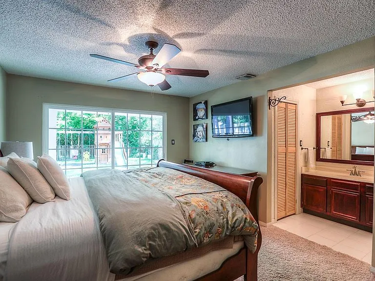 24 Edgewood Forest Ct — Photo 13