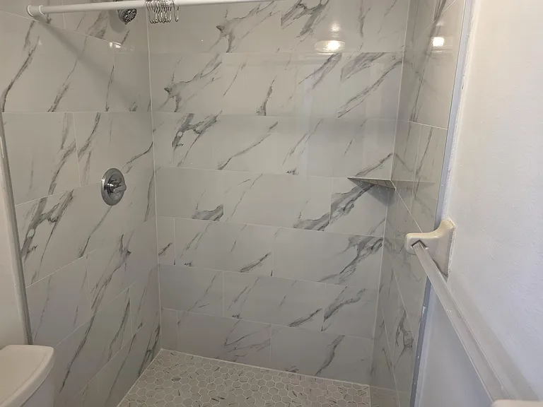 170 SE 7th St #301 — Photo 14