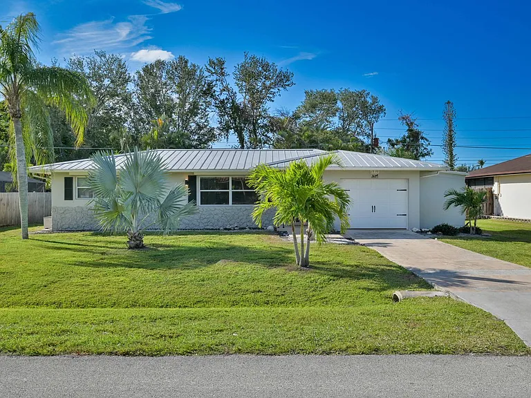 28178 Sunset Dr — Photo 2