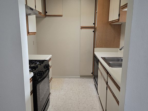 2nd image of 3757 Kelton Ave #203