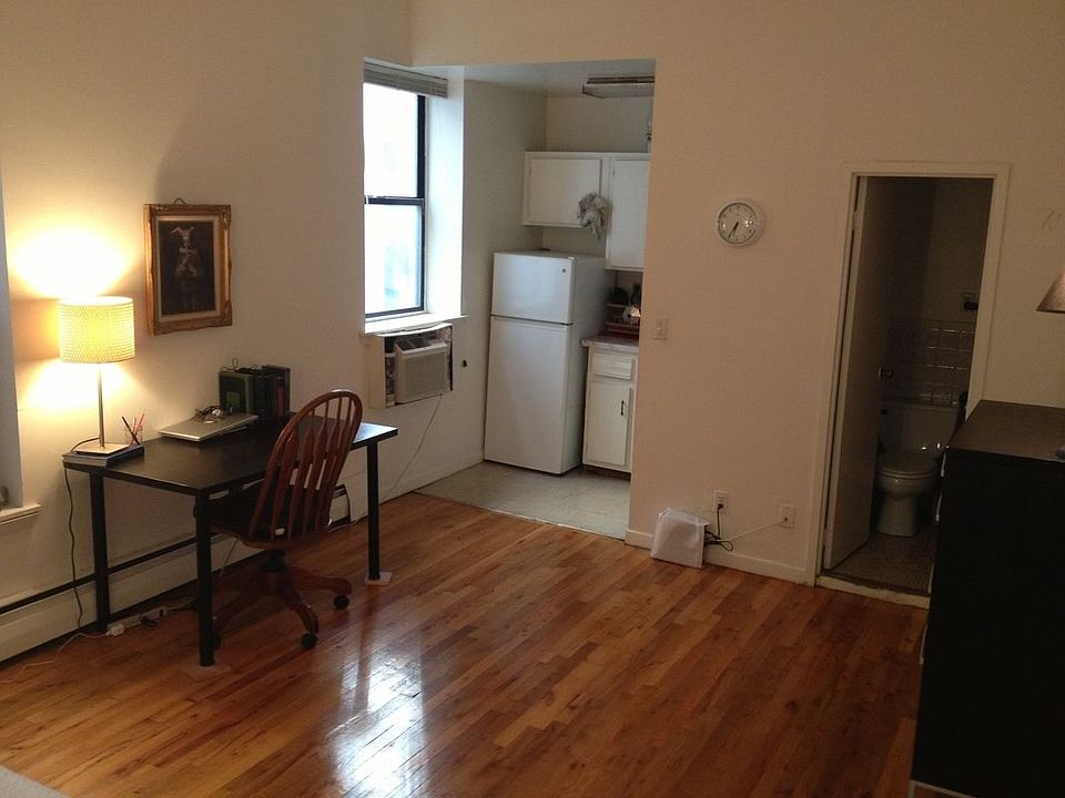 2nd image of 254 W 98th St APT 3A